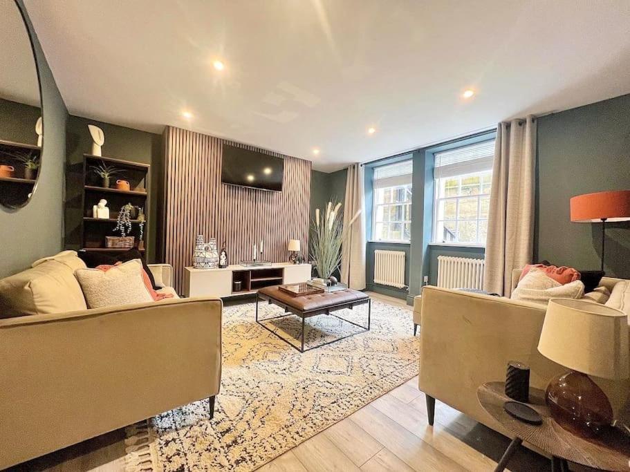 Fabulous Large Apartment In Great Location Bath Exteriér fotografie